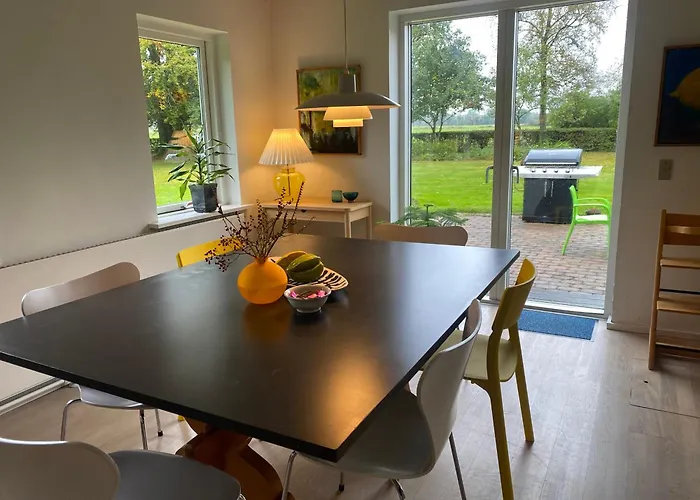 Skont Hus Pa Landet Taet Pa Billund